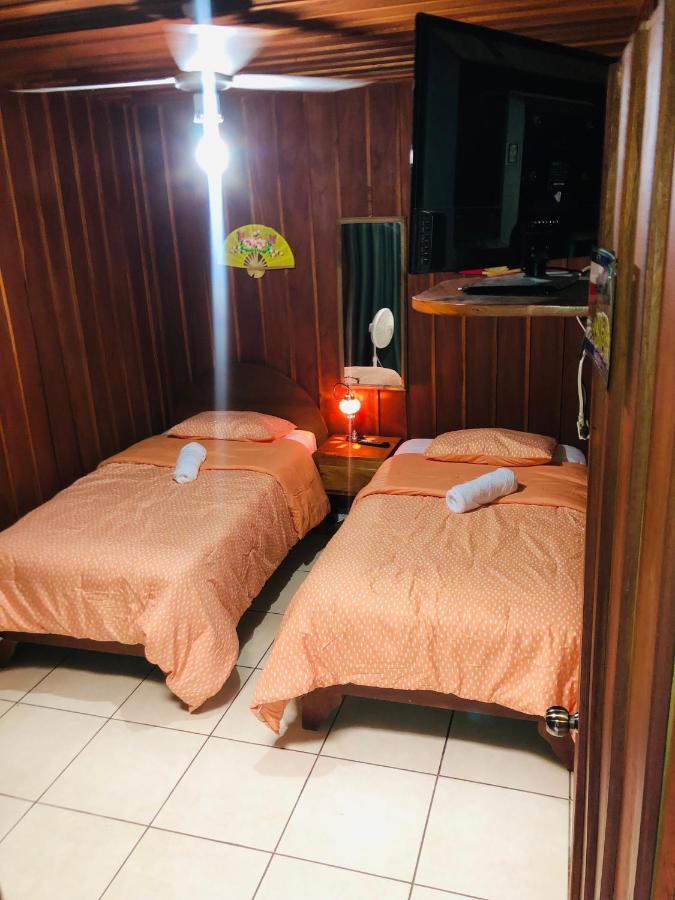 Cabinas Lupita Bed & Breakfast La Fortuna Ngoại thất bức ảnh